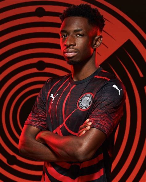 how old is tobi from sidemen.